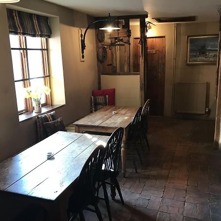 ホテルKenninghall Red Lion ノリッチ エクステリア 写真
