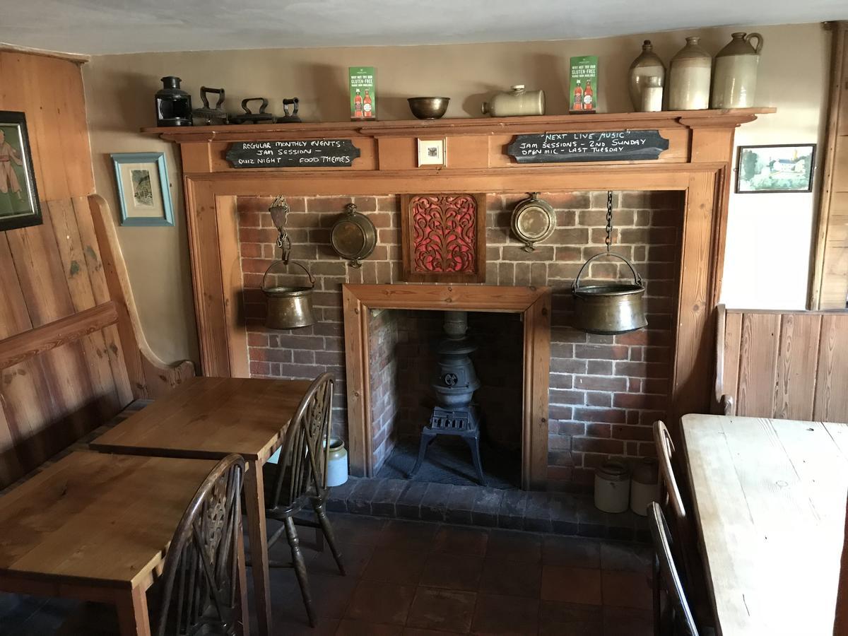 ホテルKenninghall Red Lion ノリッチ エクステリア 写真
